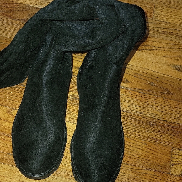 Black Suede Knee-High Boots - Picture 4 of 5